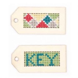 Borduurpakket sleutelhanger hout 3,5x7cm 2 stuks