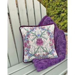 Simone Carr - Heritage Blooms